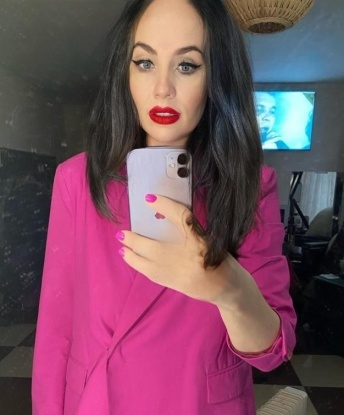 💋 Живу в Москве и готова доставить вам незабываемые моменты эстетического и физического удовольствия. Мои услуги разнообразны и включают всевозможные эротические игры и фантазии. 💞 Обращайтесь ко мне, если вы цените красоту, страсть и нежность. Отзывы о моей работе говорят сами за себя - мои клиенты довольны и возвращаются ко мне снова и снова. 🌟 С удовольствием предоставлю вам фото для того, чтобы вы могли оценить мою привлекательность и озорной характер. 💃 Я гарантирую конфиденциальность и индивидуальный подход к каждому клиенту. Со мной вы познаете наслаждение и реальные ощущения, которые запомнятся на всю жизнь. Вам осталось лишь сделать шаг и встретиться со мной. Жду вас, чтобы предоставить вам незабываемые моменты наслаждения в Москве. 💫 Иванна